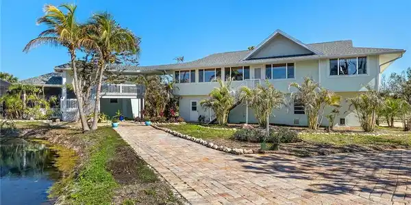 2999 Twin Ponds DR