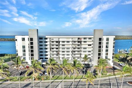 4253 Bay Beach LN