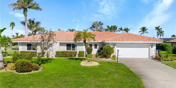1011 S Town And River DR
