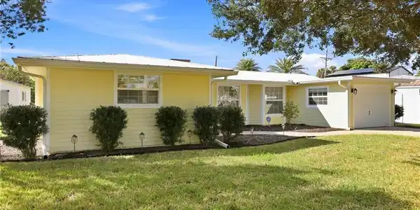 2263 Club House RD