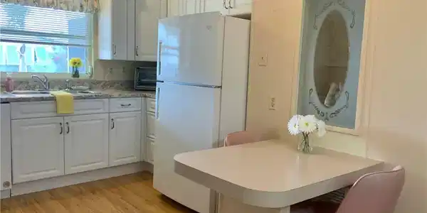 Image 4: Breakfast Buffet Area