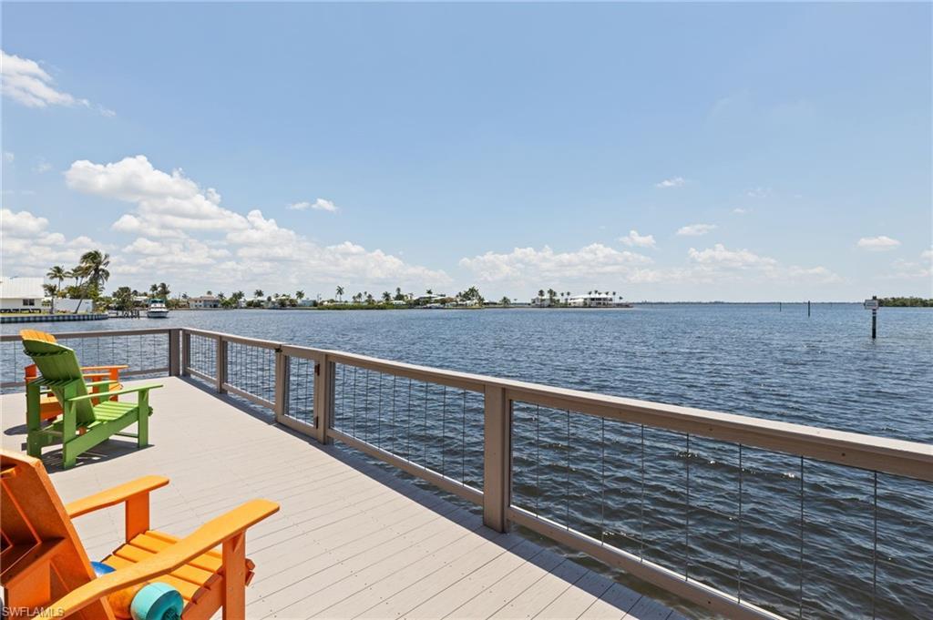 Image 1: Incredible Bay Views