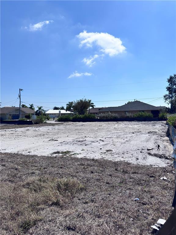 Image 2: View of yard