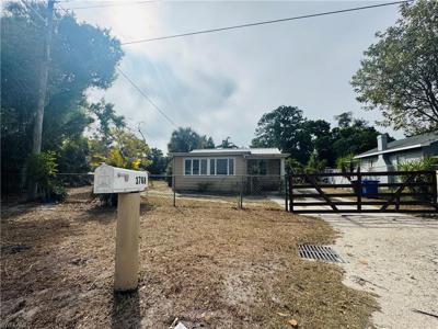 3768 Desoto AVE