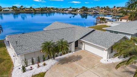 4904 Pelican BLVD