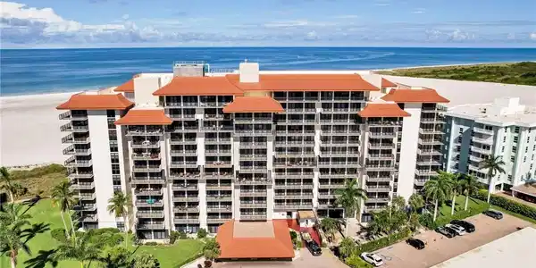 180 Seaview CT