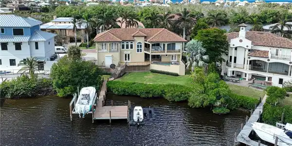 50 Southport CV