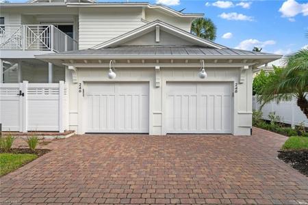 248 4th AVE S