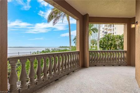 2825 Palm Beach BLVD