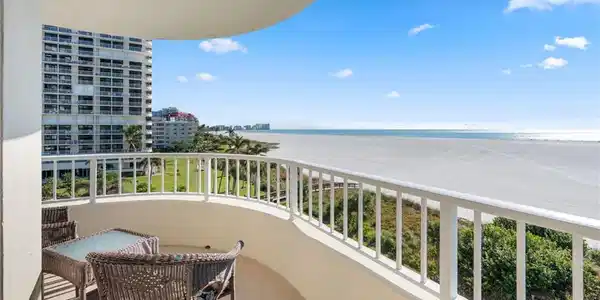 320 Seaview CT
