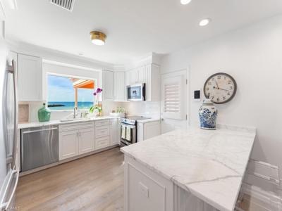 2401 Gulf Shore BLVD N