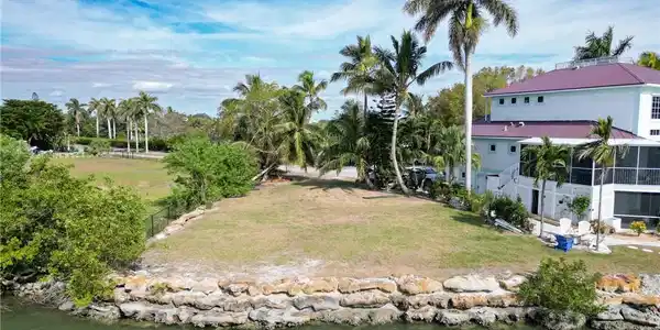 739 Palm Point DR