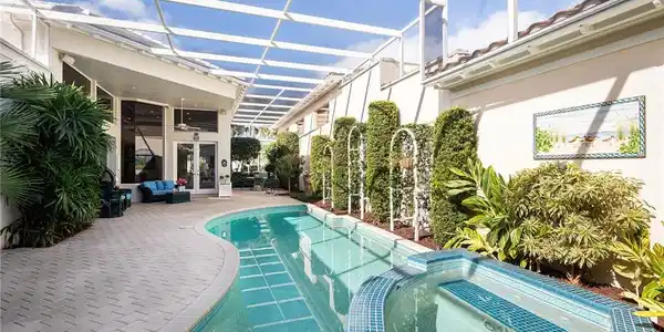 7815 Cocobay CT
