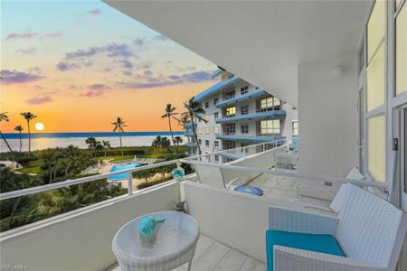 220 Seaview CT