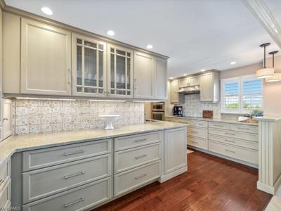 300 Park Shore DR