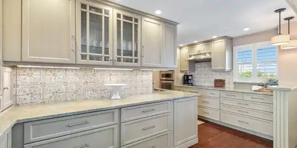 300 Park Shore DR