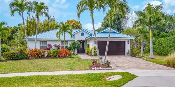 1862 Granada DR