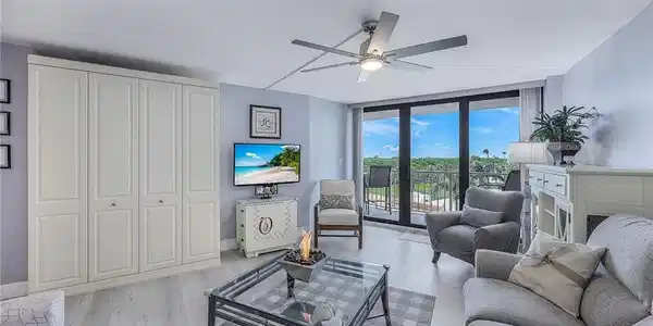 320 Seaview CT