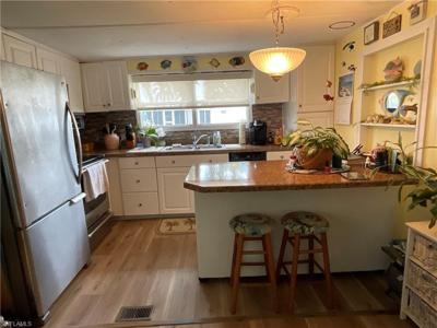 154 Oak LN