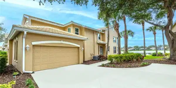 24724 Lakemont Cove LN