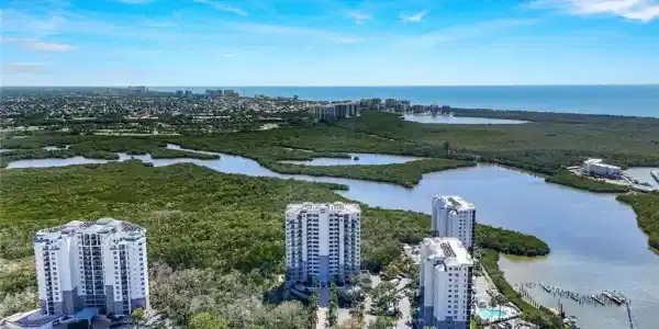 425 Cove Tower DR