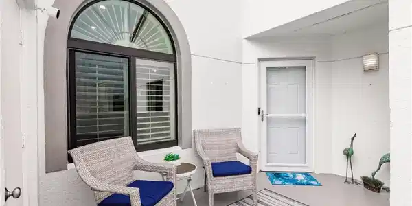 592 Beachwalk CIR