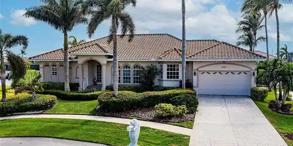 1557 Kingston CT