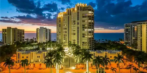 4021 Gulf Shore BLVD N