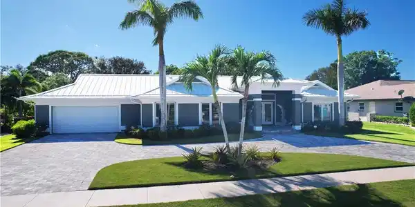 546 Nassau RD