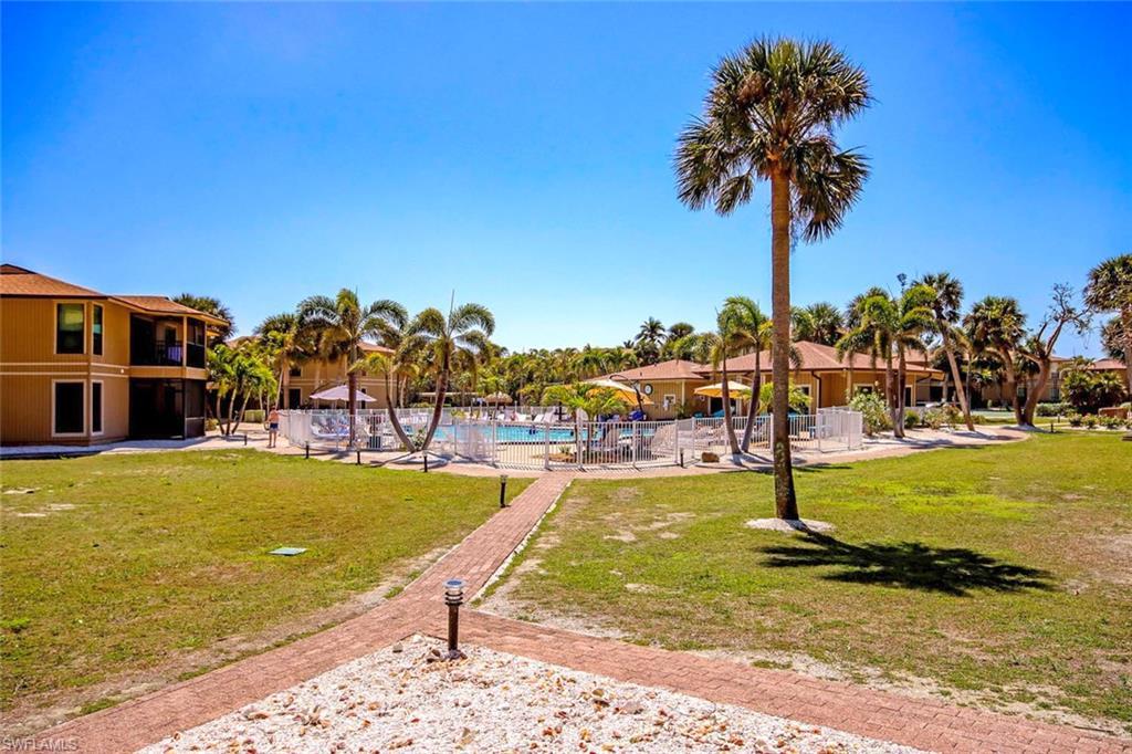 Image 2: Short stroll to the pool