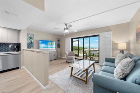 2230 Camino Del Mar DR
