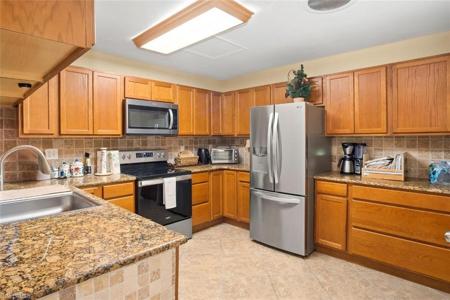 15437 Crystal Lake DR