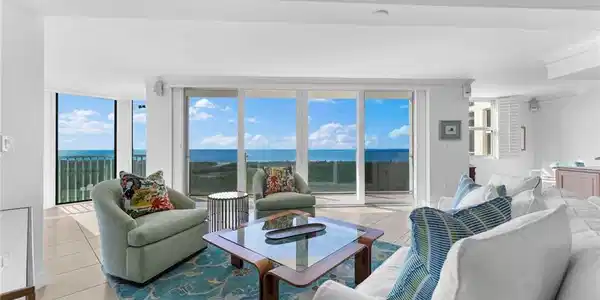 6101 Pelican Bay BLVD
