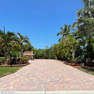 4762 Southern Breeze DR