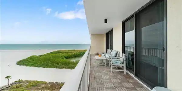 380 Seaview CT