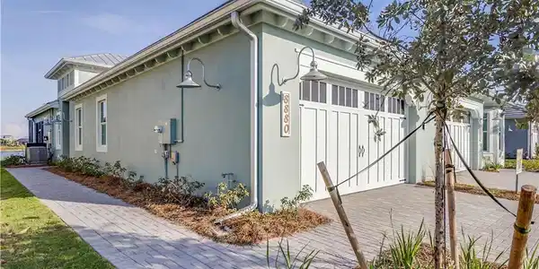 9004 Calypso CT