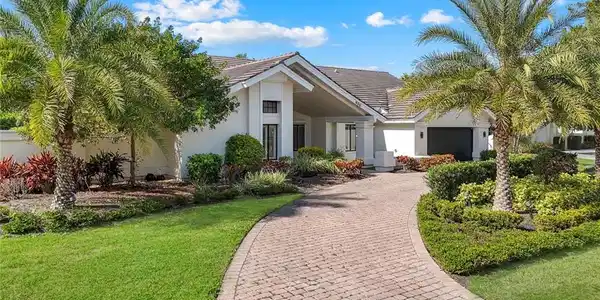 806 Knoll Wood CT