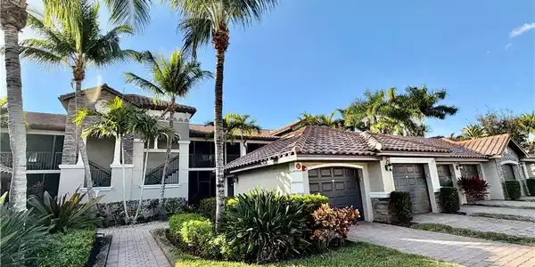 9832 Venezia CIR