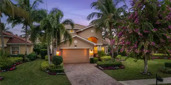 9261 Campanile CIR