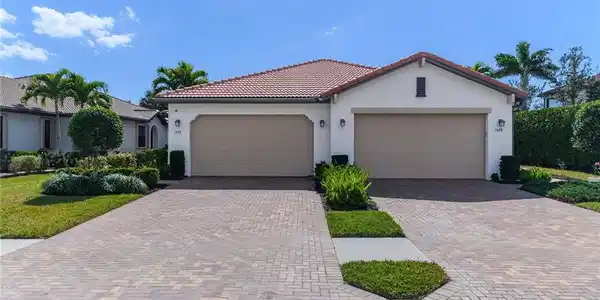 1574 Oceania DR S