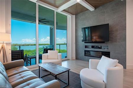 60 Seagate DR