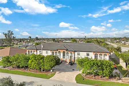 403 SW 47th TER