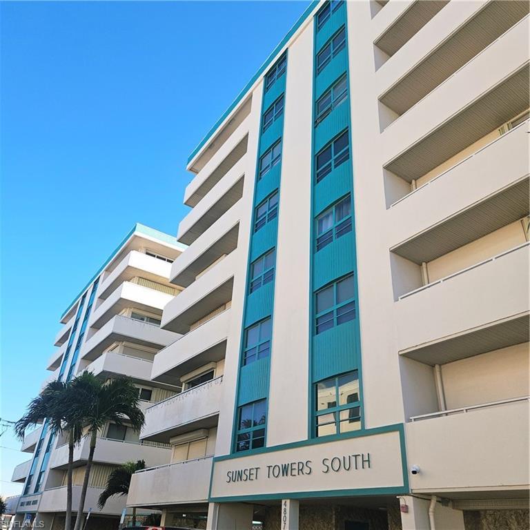 Image 2: View of apartment building / complex