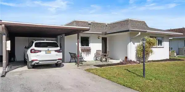 854 Pangola DR