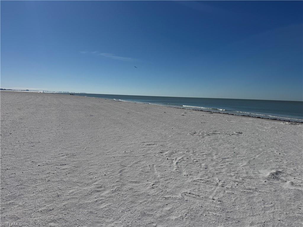 Image 3: Beach to the left