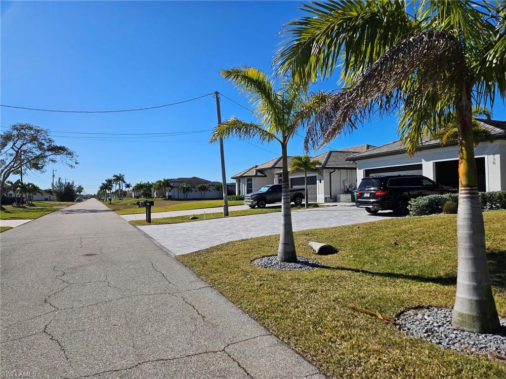 Image 2: 2 minute walk to Tropicana Park and Seven Islands