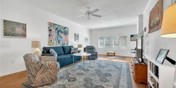 201 Arbor Lake DR