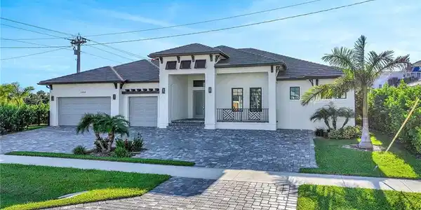 1200 Redwood CT