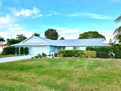 489 E Valley DR