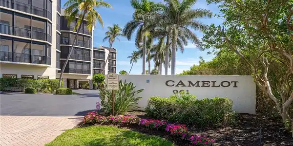 961 Collier CT